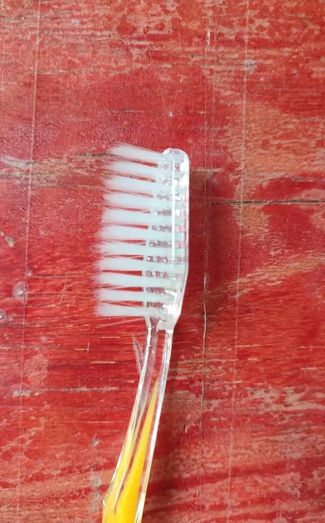 Alt view image 5 of 7 - 30 Pack Disposable Toothbrushes with Toothpaste (5 Colors)