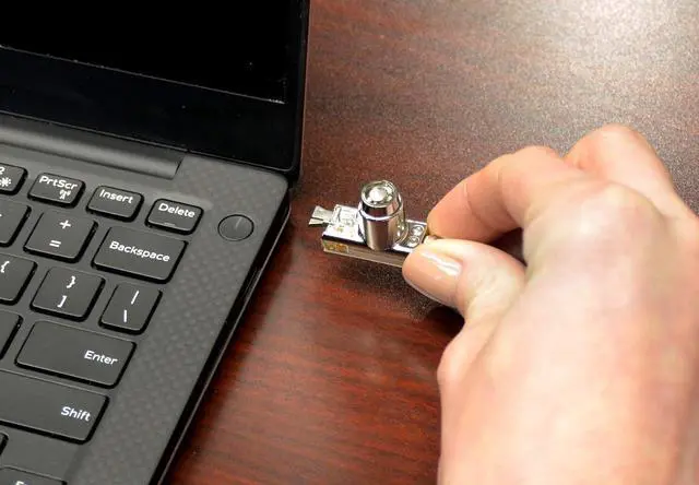 Alt view image 3 of 7 - TZ03T Ultra Compact Wedge Lock with Barrel Key for Dell Latitude Laptops
