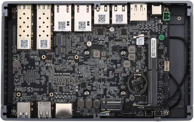 Alt view image 4 of 7 - Qotom Q10922S6 Fanless Mini PC N100, 2X 10G SFP+, 4X 2.5G+2X 10G LAN