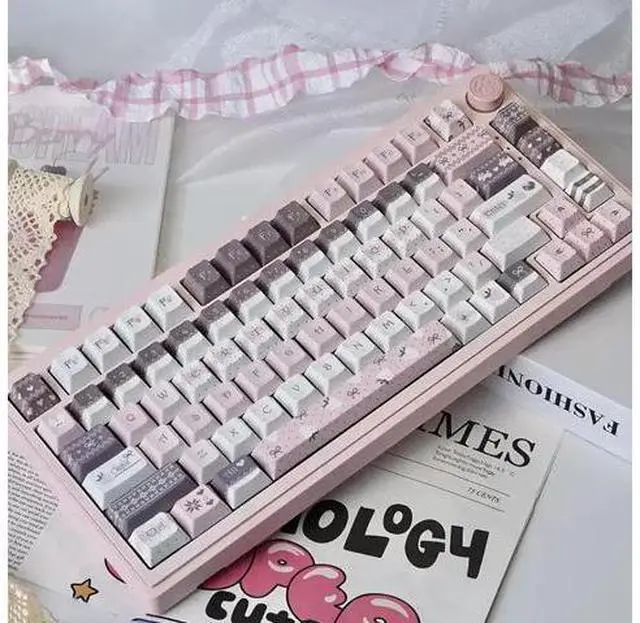 Main image of Strawberry Rabbit theme factory-made keycaps in PBT material, hot-spraying technology, suitable for girls, cute, original, creative, universal, 60 keys, 98 keys, 108 keys - keycaps