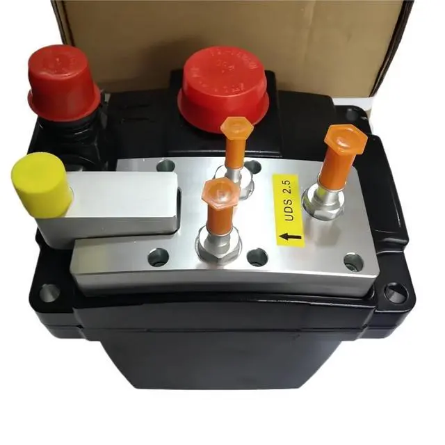 Alt view image 6 of 6 - 24V 5273338 4931694 C1205710-KW100 E5273338 1409391 1705244 Urea Pump