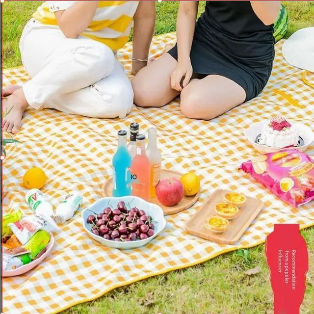 Main image of Ins style outdoor checkered picnic mat, water-resistant and moisture-proof, does not absorb grass, camping mat, portable outdoor mat