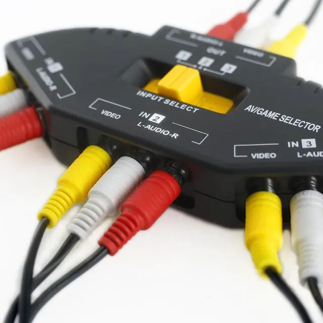 Alt view image 4 of 7 - 4 Way 4 in 1 Out Audio Video AV RCA Switch Game Selector Box Splitter