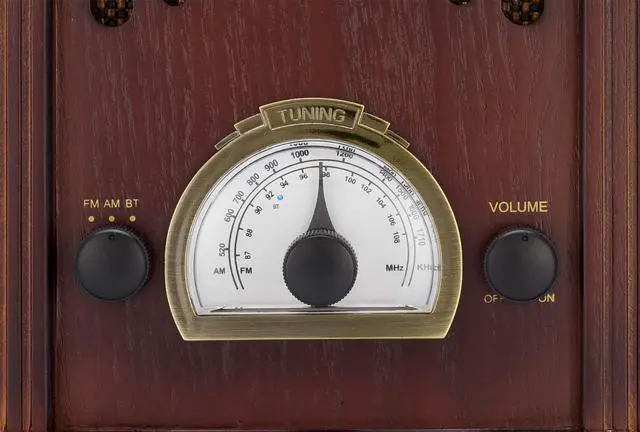 Alt view image 3 of 5 - Retro AM/FM Radio with Bluetooth - Classic Wooden Vintage Retro Style Speaker