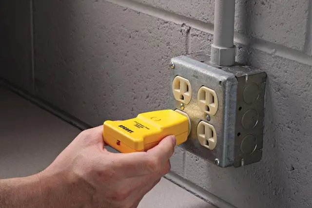 Alt view image 4 of 6 - Instruments CS550A Circuit Breaker Finder, Quickly Locate AC Circuits/Fuses, Visual LED, Plug Style Transmitter/Auto-Sensing Receiver, 120V AC, Yellow
