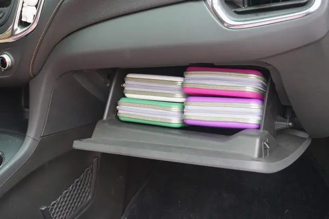 Alt view image 6 of 7 - Hard Plastic CD/DVD Binder, Portable Storage wallet 30-capacity, Purple