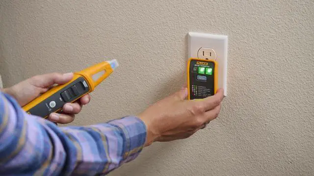 Alt view image 6 of 7 - BK120 SmartTrace Breaker Finder and Socket Tester