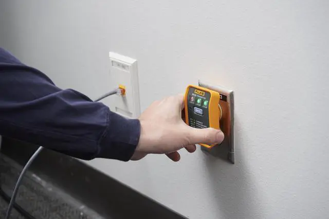 Alt view image 7 of 7 - BK120 SmartTrace Breaker Finder and Socket Tester