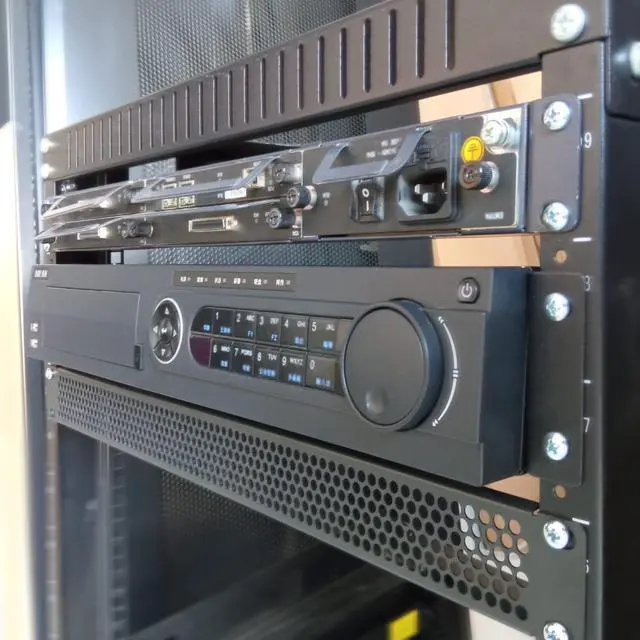 Alt view image 4 of 4 - 1U Vented Blank Panels for Rack & Cabinets Front Cover Panel 19-Inch Server & Network Rack Mount 2 PCS Black