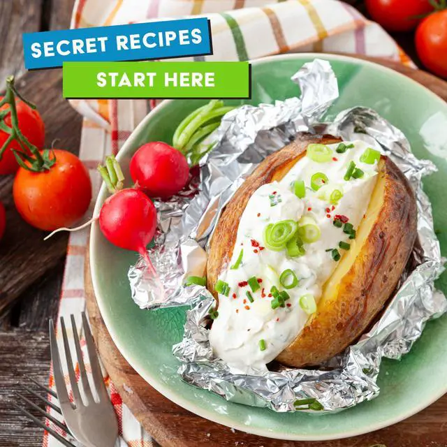 Alt view image 7 of 7 - 200 Count Pre-Cut Deli Aluminum Foil - 9 Pop Up Sheets for Restaurant, Disposable Food Covers for Burrito, Hot Dog or Sandwich, Silver