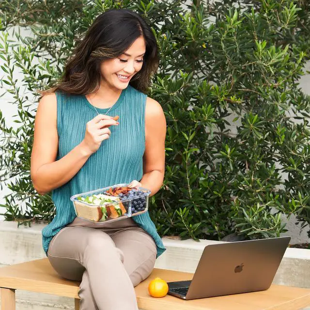 Alt view image 2 of 5 - Glass Lunch Box, Leak-Proof, 3-Compartment, 5-Cup Capacity