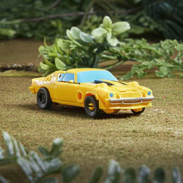 Alt view image 6 of 8 - Transformers Beast Combiners 2-Pack Bumblebee - Snarlsaber