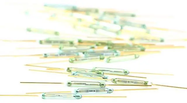 Main image of 20Pcs MKA-14103 Reed Switch Gold Tone Leads Glass N/O 7-35AT 2 x 14mm Normally Open Magnetic Induction Reed Switch