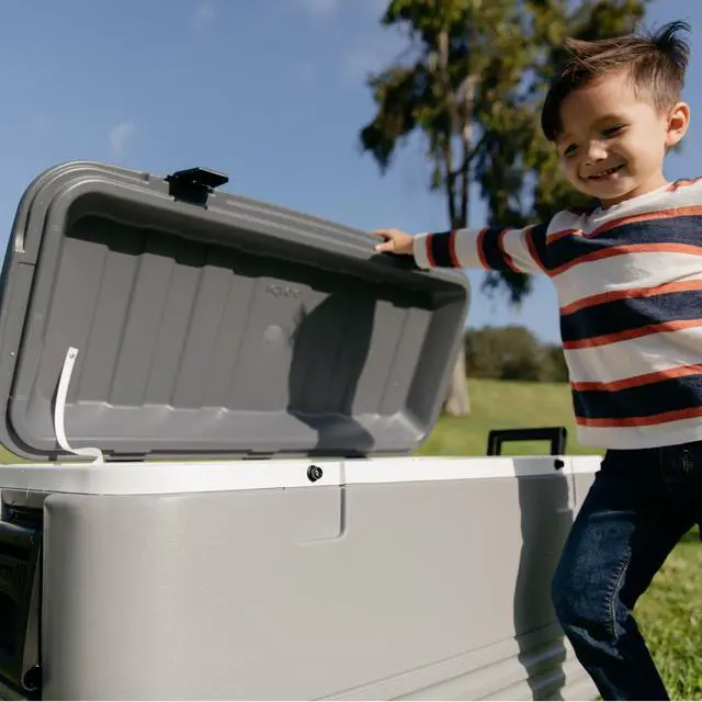 Alt view image 6 of 6 - Igloo Gray Polar 120 Qt Cooler