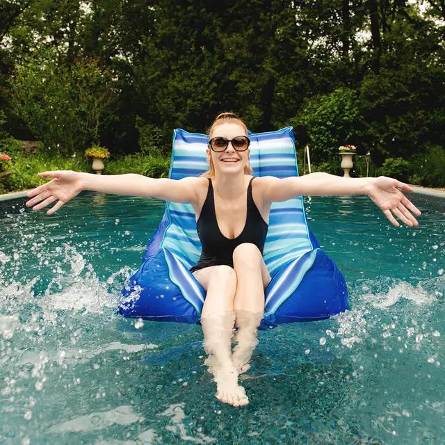 Alt view image 4 of 7 - Captain's Float No Inflation Needed Pool Lounger with Drink Holder, Blurred Blue Double Sided Mesh, Quick Draining Fabric, 3 feet