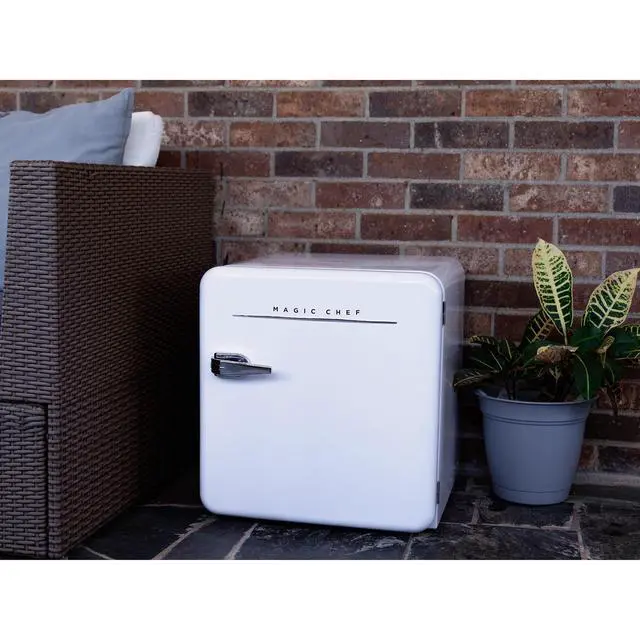 Alt view image 5 of 6 - 17.5 in. 1.6 cu. ft. Retro Mini Refrigerator in White, without Freezer