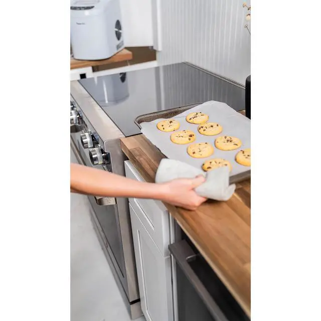 Alt view image 5 of 6 - Pro-Style 30 in. 4-Element Slide-In Electric Range with Convection in Stainless
