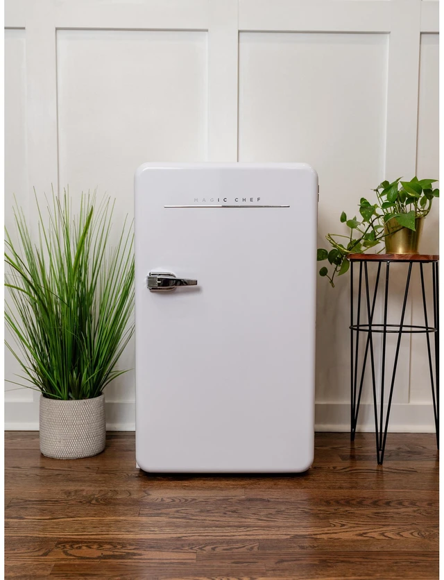Alt view image 5 of 7 - 17.5 in. 3.2 cu. ft. Retro Mini Refrigerator in White, without Freezer