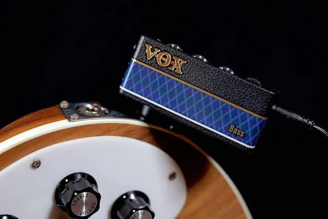 Alt view image 4 of 7 - 3 Bass Compact Bass Headphone Amplifier w/ Built-In FX and Speaker Emulation