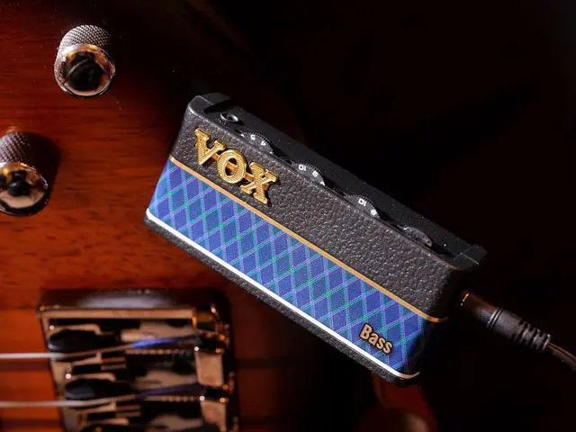 Alt view image 3 of 7 - 3 Bass Compact Bass Headphone Amplifier w/ Built-In FX and Speaker Emulation