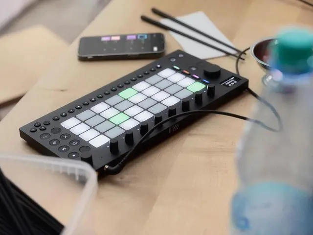 Alt view image 4 of 7 - Move Standalone Instrument with Live 12 Intro
