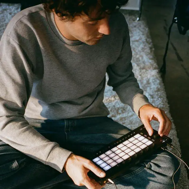 Alt view image 5 of 7 - Move Standalone Instrument with Live 12 Intro