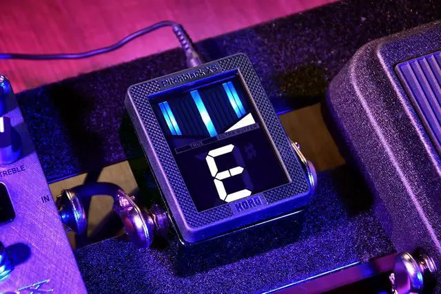 Alt view image 2 of 4 - Pitchblack XS Compact Chromatic Guitar Pedal Tuner w/ Four Display Modes and High Visibility Display (PBXS)