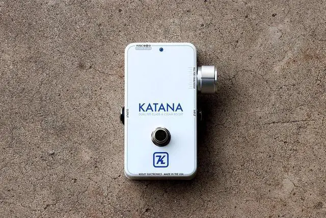 Alt view image 7 of 7 - Katana Clean Boost Throwback White Guitar Effects Pedal, 35dB of Transparent Boost, JFET Circuit