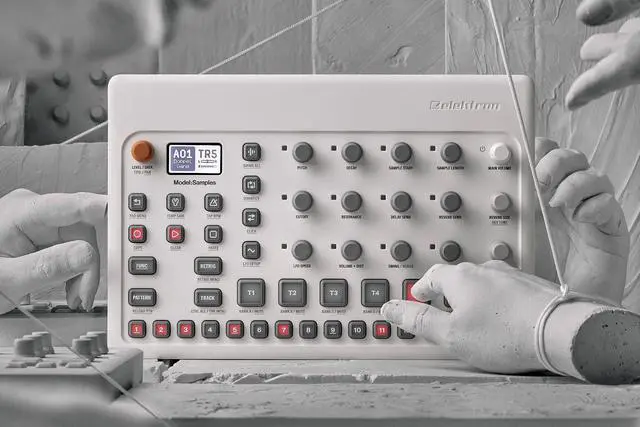 Alt view image 4 of 6 - Model:Samples Six Track Sample Based Groovebox