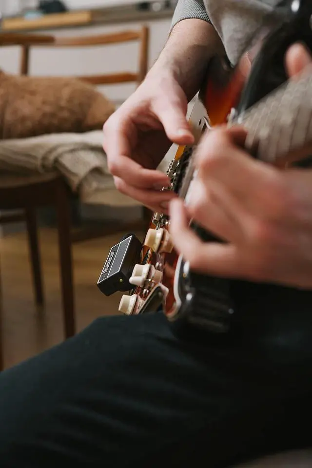Alt view image 5 of 6 - Electric Guitar Headphone Amplifier (AP2FLYGTR)