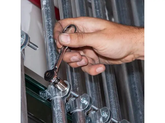 Alt view image 5 of 7 - Klein Tools 65200 Ratchet Set, 5-Piece Mini Ratchet Set with Phillips, Slotted, and Adapter for Other Socket Sizes, For Tight Spaces
