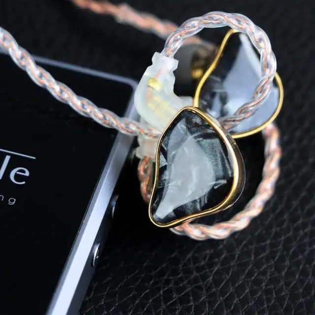 Alt view image 6 of 7 - DB2 Black No Mic 1DD+1BA Hybrid IEM 3.5mm 0.78 2Pin | 1DD+1BA hybrid driver with titanium graphene diaphragm, resin aluminum faceplate, 0.78mm 2Pin cable,pure audiophile