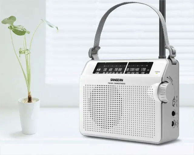 Alt view image 4 of 6 - AM/FM Compact Analog Portable Radio (White)