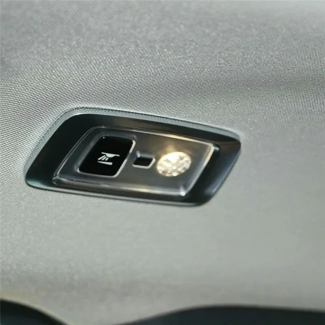 Alt view image 2 of 3 - Car Reading Lamp For Volvo XC90(16-) XC60(18-) Auto Parts- Dome Light 32289789 32289790 Left
