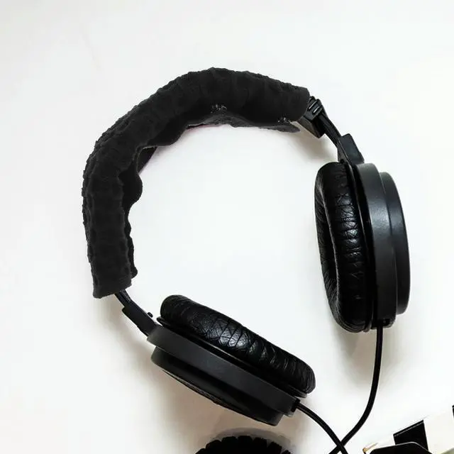 Alt view image 2 of 3 - 2Pcs Black Universal Woolen Headphone Protective Covers Headband Cushions Scratch Resistant Replacement Pads Dustproof Winter