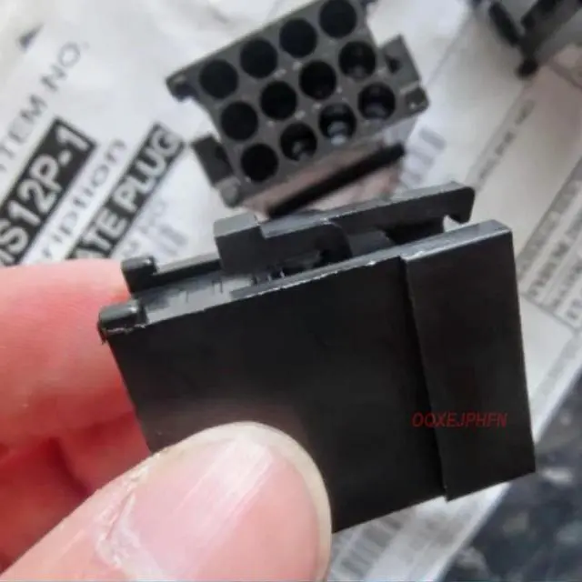 Alt view image 2 of 3 - For SOURIAU SMS12P1 connector housing cable mounting plug 12-channel TRIMTRIO SMS12P-1