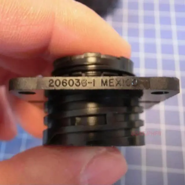 Alt view image 2 of 3 - For TE AMP 206038-1 Circular connector CPC2 series socket 28-core female head 17-28