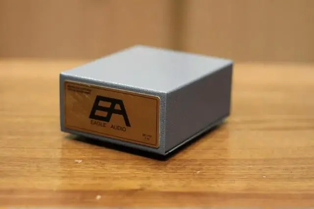 Alt view image 3 of 3 - MC phono booster cattle transformer signal amplification cattle power amplifier sound improvement cattle