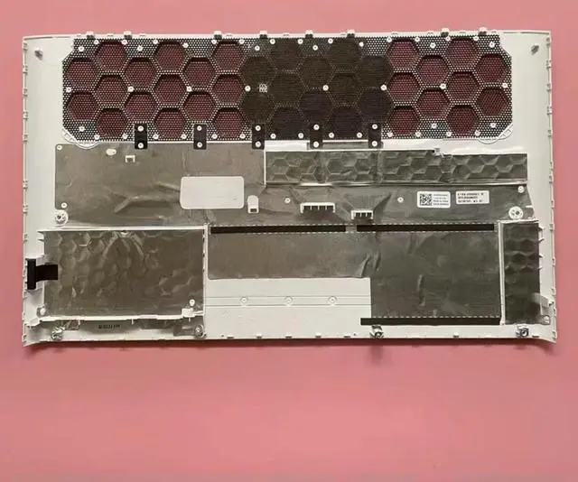 Alt view image 2 of 3 - For Area 51M R1 R2 D Case, White 09T8WH