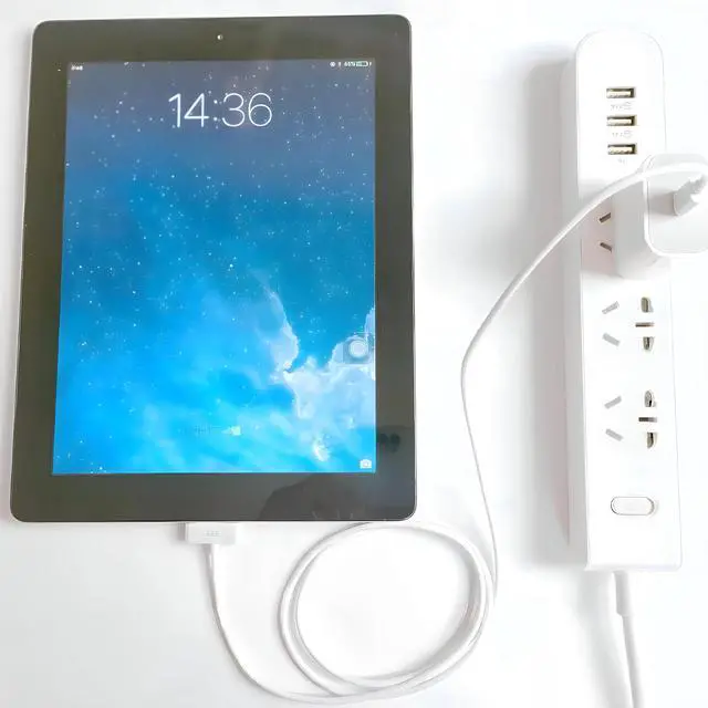 Alt view image 4 of 4 - USB C to 30 Pin Cable, 3ft Type-C to 30-Pin Sync Adapter and Charger (Black)