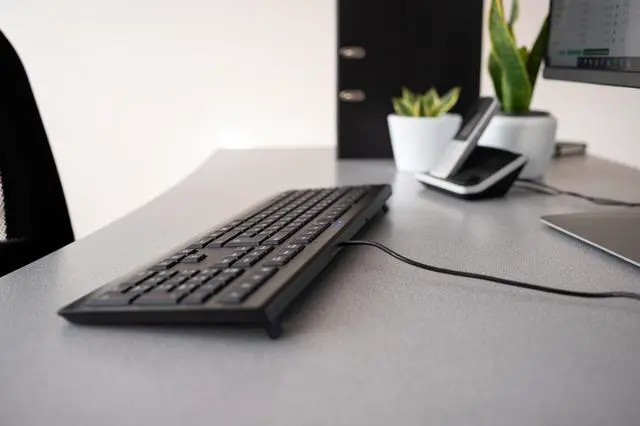 Alt view image 4 of 6 - WhisperKey Economy Keyboard, Black - 104 Keys - JK-0800EU-2