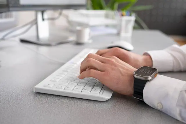 Alt view image 3 of 7 - Electronics JK-0800EU-0 KC 1000 Economical Corded Keyboard, Pale Gray