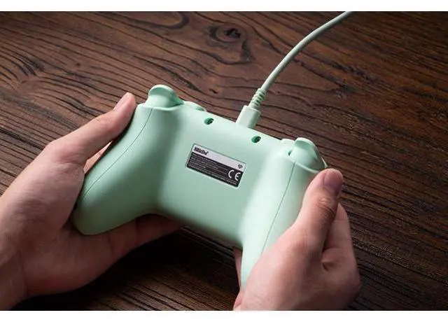 Alt view image 4 of 5 - Ultimate 2C Wired Controller Green