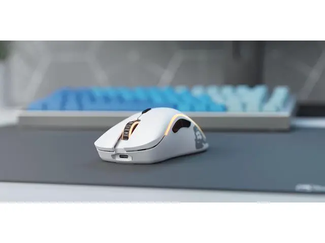 Alt view image 6 of 6 - FOR Glorious Gaming Mouse - Model D - RGB Gaming Mouse - 69 g Lightweight Wireless Mouse - Ergonomic Mouse - Honeycomb Mouse - White Wireless Gaming Mouse (Matte White)