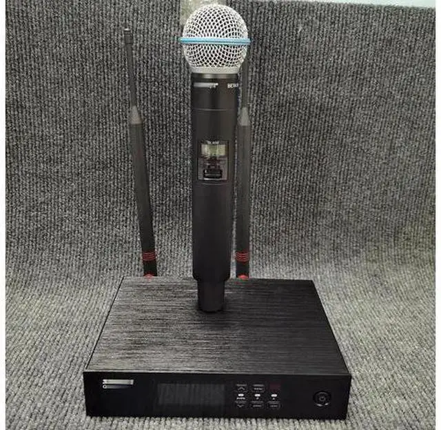 Main image of QLXD4 Wireless Microphone - One-to-One Stage Performance Singing Wedding Professional True Split Microphone British standard plug European plug