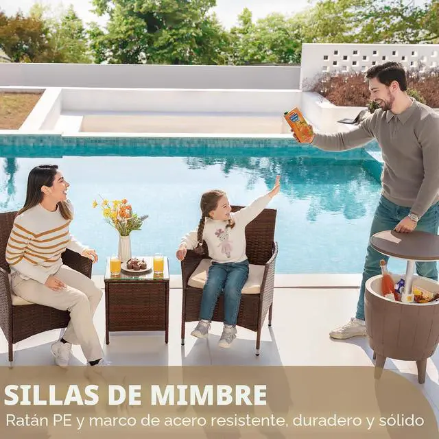 Alt view image 3 of 7 - 3 piezas, de ratán, de polietileno, sillas de mimbre, cojín beige con mesa al aire libre, muebles de jardín