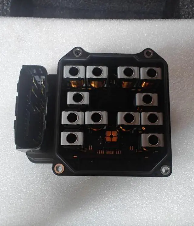 Alt view image 2 of 5 - 8A29B - 0803, 7T20A - 0796, 4N26E - 0184, ABS control module