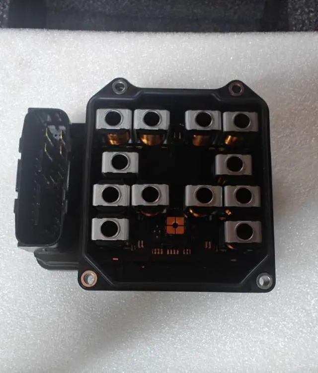 Alt view image 3 of 5 - 8A29B - 0803, 7T20A - 0796, 4N26E - 0184, ABS control module