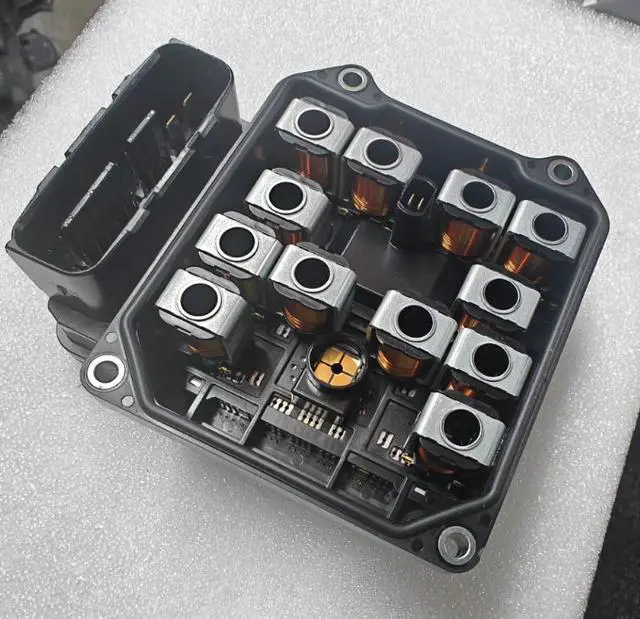 Alt view image 4 of 5 - 8A29B - 0803, 7T20A - 0796, 4N26E - 0184, ABS control module
