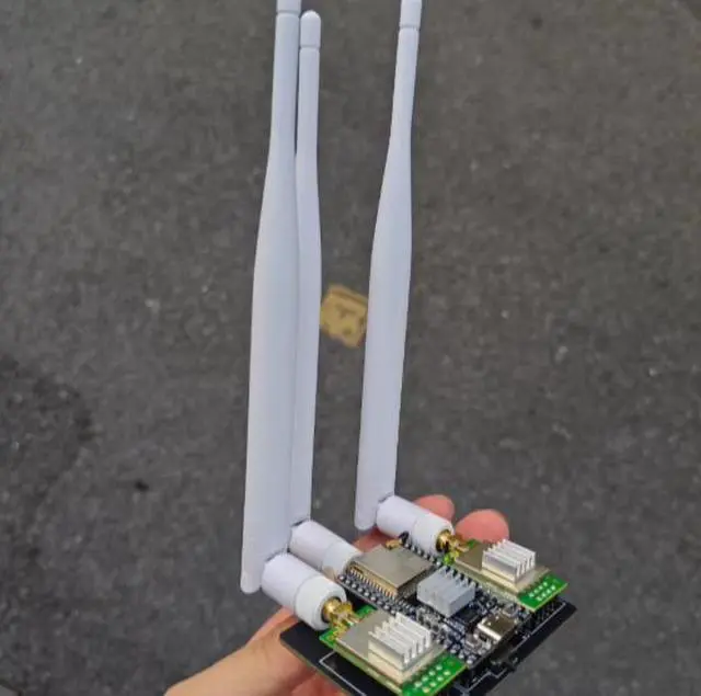 Alt view image 3 of 5 - ESP32 + NRF24L01 PA LNA 2.4G Wireless Module with Enhanced Antenna